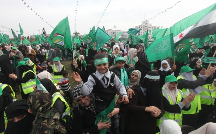 رحبت حركة حماس  بالموقف الجريء والمتقدم لمنظمة هيومن رايتس ووتش،  الذي دعت فيه السلطة الفلسطينية الى احترام حرية التعبير والكف عن إعتقال الطلاب الجامعيين على خلفية آرائهم السياسية .