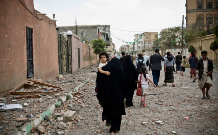 وافقت جماعة الحوثيين اليمنية المتحالفة على هدنة إنسانية مدتها خمسة أيام اقترحتها السعودية إلا أنهم قالوا إنهم سيردون على أي انتهاكات.