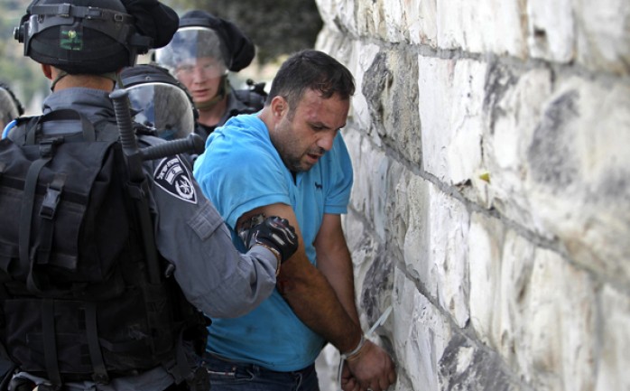 اعتقلت قوات الاحتلال الإسرائيلي فجر الثلاثاء، خمسة مواطنين بعد حملة اعتقالات واسعة في مناطق متفرقة من الضفة الغربية والقدس.