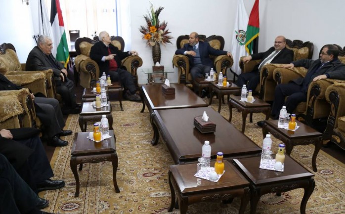 طالبت حركة المقاومة الإسلامية "حماس" الرئيس محمود عباس بإلغاء جميع القرارات والمراسيم التي أصدرها بخصوص الانتخابات المحلية مؤخراً، والاحتكام إلى قانون الانتخابات المحلية الذي توافق عليه الكل 