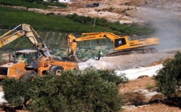 استولت قوات الاحتلال الإسرائيلي اليوم الإثنين، على شبكات ري في منطقة البقعة شرق مدينة الخليل بالضفة الغربية.

وذكرت مصادر محلية، أن قوات الاحتلال ترافقها آليات 