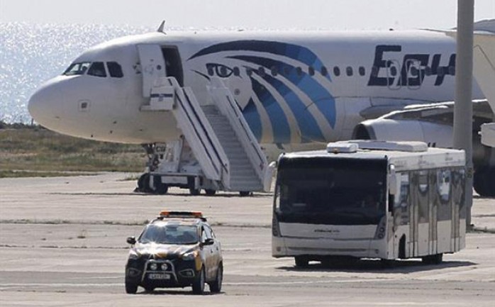 قالت الخارجية القبرصية إنه تم إلقاء القبض على مختطف الطائرة المصرية بمطار لارنكا بعد أن تم إجلاء آخر 8 أشخاص كانوا محتجزين، حسبما قالت سكاي نيوز عربية.

