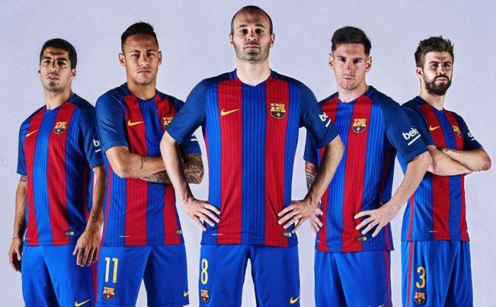 أعلن نادي برشلونة الإسباني رسمياً الإثنين عن القميص الأساسي الجديد للموسم المقبل الذي استعاد فيه الخطوط العامودية التي اشتهرت بها قمصان برشلونة تاريخيًا.

واعتمدت شركة نايكي على لوني برشلون