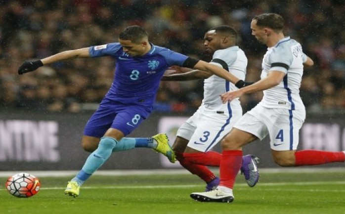  

قلب منتخب هولندا تأخره إلى فوز على نظيره الإنجليزي 2-1 في المباراة التي جمعت المنتخبين ضمن استعدادات الإنجليز لبطولة يورو 2016.