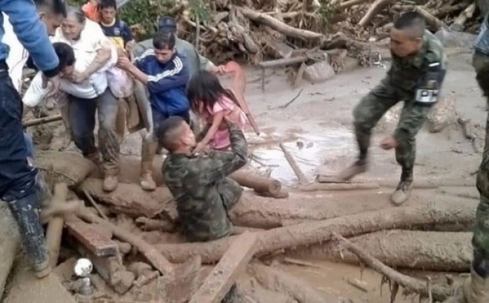انزلاقات للتربة بسبب الأمطار الغزيرة في كولومبيا