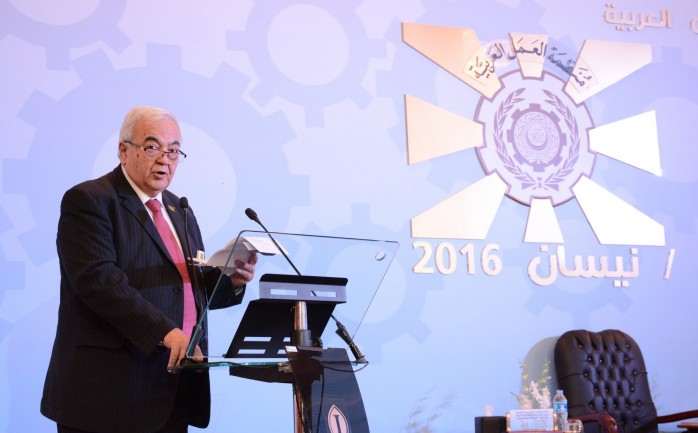 وزير العمل رئيس مجلس إدارة الصندوق الفلسطيني للتشغيل مأمون أبو شهلا