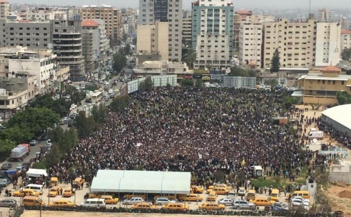اعتصام شعبي غي غزة احتجاجًا على قرار الخصم الذي طال 55 ألف موظف