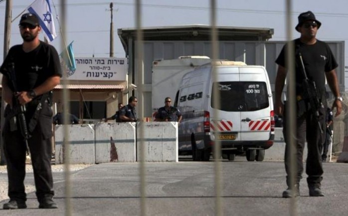 قوات الاحتلال الإسرائيلي أمام أحد السجون الإسرائيلية