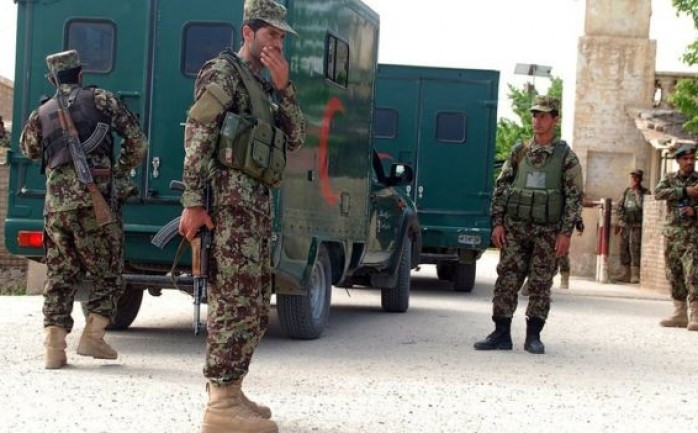 يقول الجيش الأفغاني إنه دفع بتعزيزات إلى القاعدة العسكرية