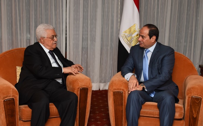 لقاء سابق بين الرئيس عباس ونظيره المصري