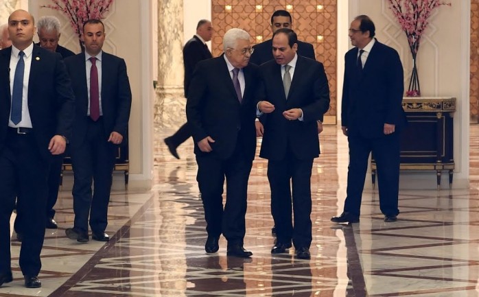 الرئيس محمود عباس، أثناء لقاء رئيس جمهورية مصر العربية عبد الفتاح السيسي