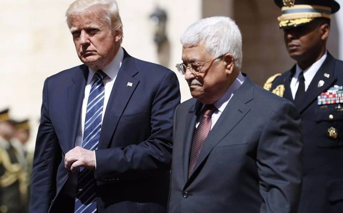 الرئيس محمود عباس لدى استقباله لترامب في مدينة بيت لحم