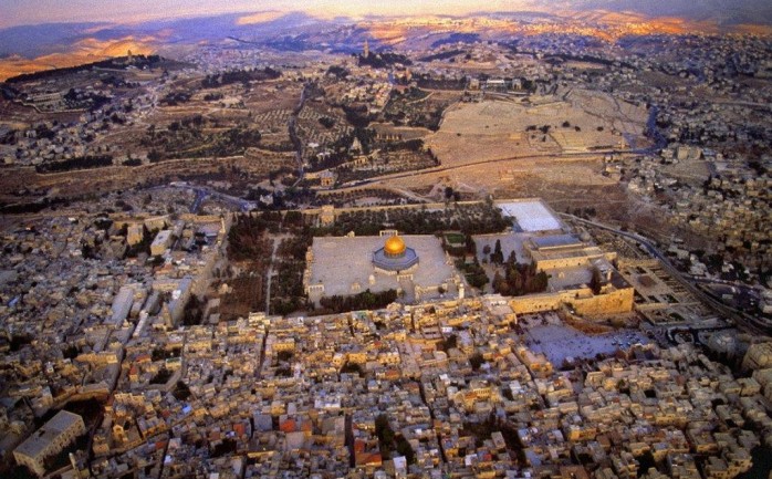 صورة جوية لقبة الصخرة المشرفة والمسجد الأقصى