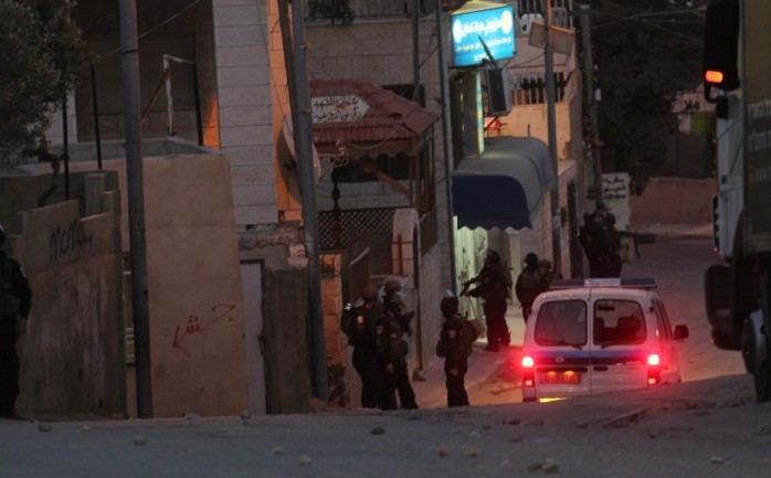 قوات الاحتلال خلال اقتحامها مدينة قلقيلية