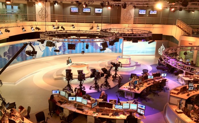 غرفة الأخبار في قناة الجزيرة القطرية