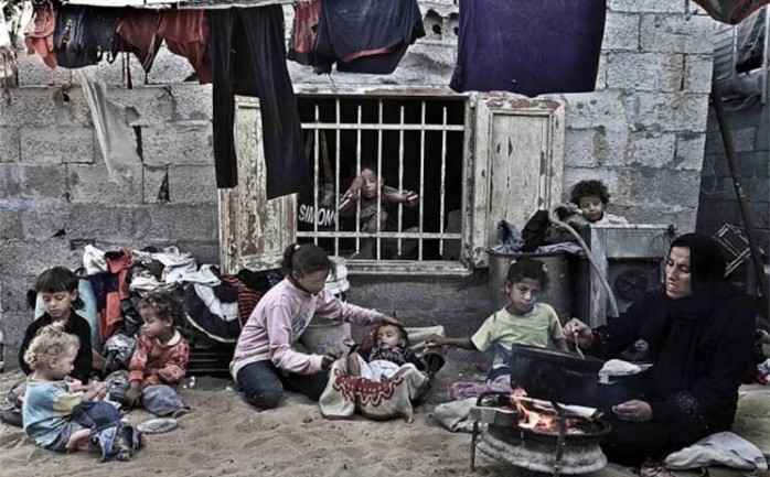 حياة إحدى الأسر الفقيرة في قطاع غزة