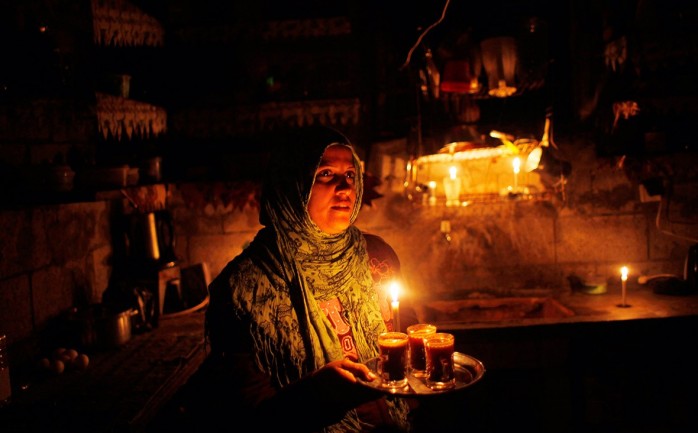 حياة المواطنون في غزة في ظل أزمة الكهرباء المتفاقمة