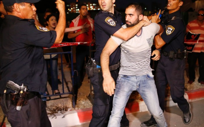 لحظات اعتقال أحد المواطنين في القدس