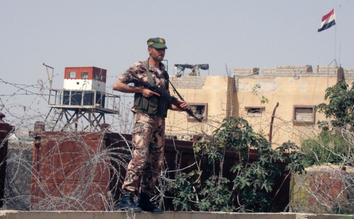 أحد جنود الأمن الوطني على الحدود المصرية الفلسطينية.