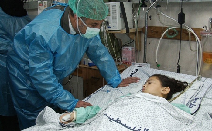 أحد المرضى الأطفال في مجمع الشفاء الطبي