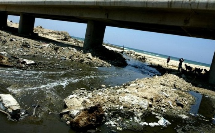 تلوث مياه البحر في قطاع غزة