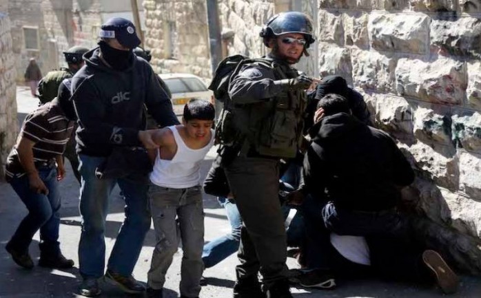 قوات الاحتلال الإسرائيلي خلال اعتقالها الأطفال