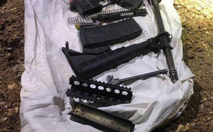 الأسلحة التي ضبطتها قوات الاحتلال الليلة الماضية  في أبو ديس