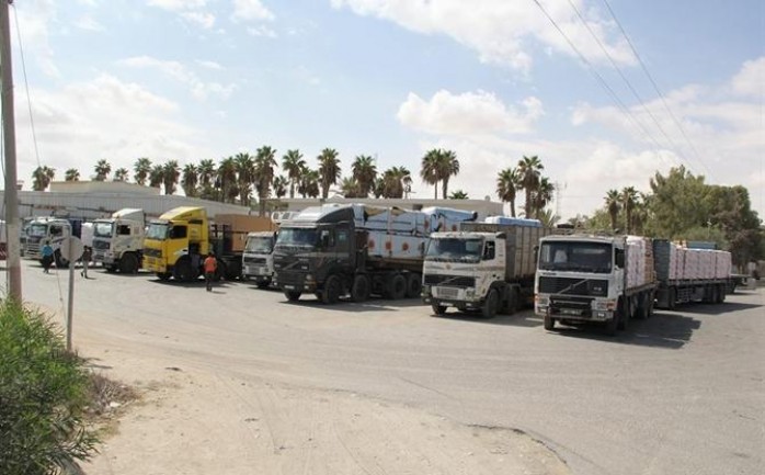 سمحت سلطات الاحتلال الإسرائيلي أمس الثلاثاء بإدخال 500 شاحنة محملة ببضائع للقطاعات التجارية والزراعية والمساعدات.

وأكد مدير معبر كرم أبو سالم المقدم منير الغلبان أنه تم إدخال كميات محدودة 
