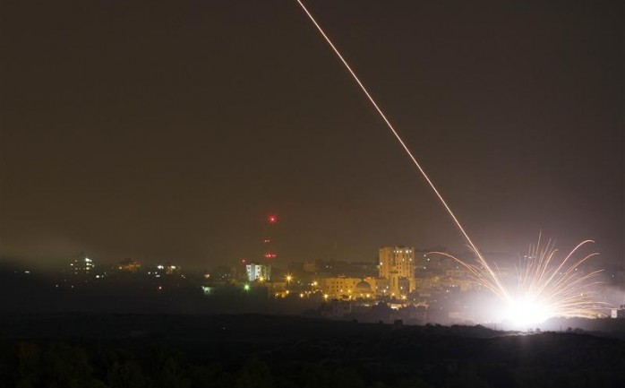 أطلق صاروخ محلي الصنع مساء الجمعة، من شمال قطاع غزة وسقط على الحدود الشرقية للمدينة، دون وقوع إصابات.