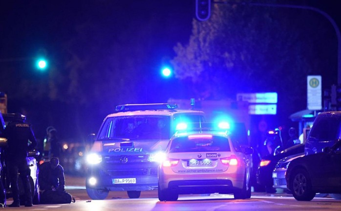 كشفت الشرطة الألمانية هوية منفذ الهجوم على مركز أوليمبيا التجاري في ميونيخ، مساء الجمعة، والذي أسفر عن مقتله بالإضافة إلى 9 أشخاص آخرين.

وقال قائد شرطة