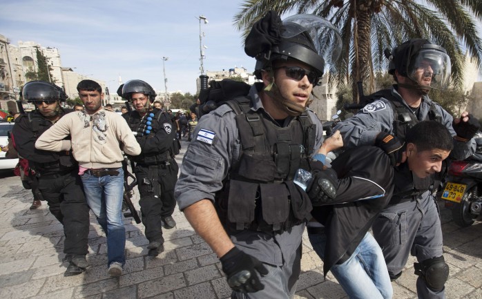 شنت قوات الاحتلال الإسرائيلي من الليلة الماضية حتى اليوم الإثنين، حملة اعتقالات واسعة طالت 12 مواطنا في مدن متفرقة من الضفة الغربية.