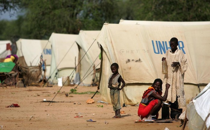 اختطف مسلحون مجهولون صباح الاثنين ثلاثة من العاملين بالمفوضية السامية للأمم المتحدة لشؤون اللاجئين في ولاية غرب دارفور السودانية .

