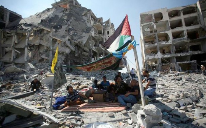 قالت &nbsp;وزارة الأشغال العامة والإسكان في غزة إنها تواصلت مباشرة مع الغرفة التجارية ووزارة الاقتصاد الوطني على بنود عدة لتسريع عملية إعادة الإعمار.

و