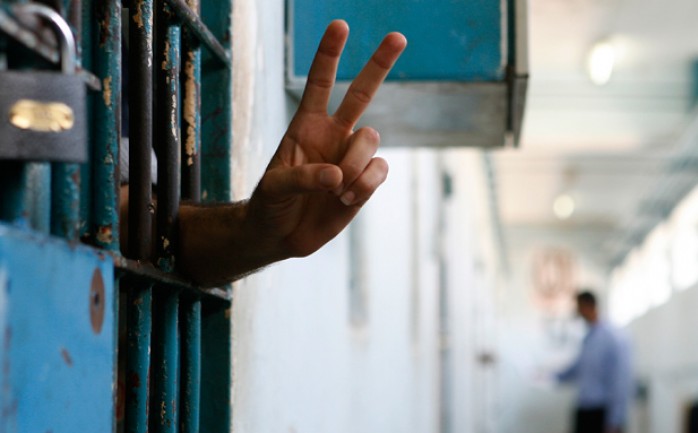 أكدت هيئة شؤون الأسرى والمحررين صباح الأحد، أن الأسيرين محمد خطاب &quot;28 عامًا&quot;، ومجدي عويدات &quot;23 عامًا&quot;، يخوضان إضرابا مفتوحا عن الطعام، لليوم التاسع على التوالي، ضد اعتقاله