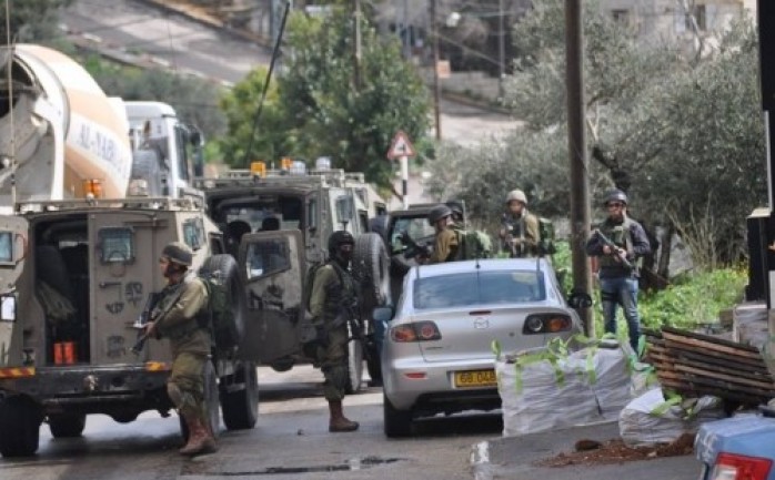 قوات الاحتلال خلال اقتحامهم بلدة بيرزيت