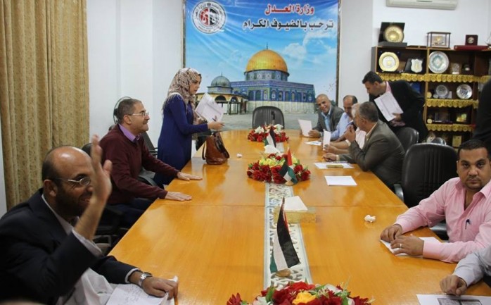 موظفون وزارة العدل في غزة