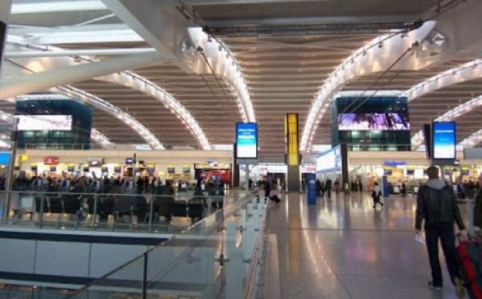 مطار لارنكا الدولي قبرص