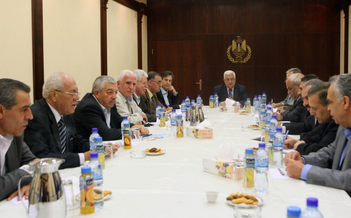اجتماع سابق لأعضاء اللجنة المركزية لحركة فتح (أرشيف)