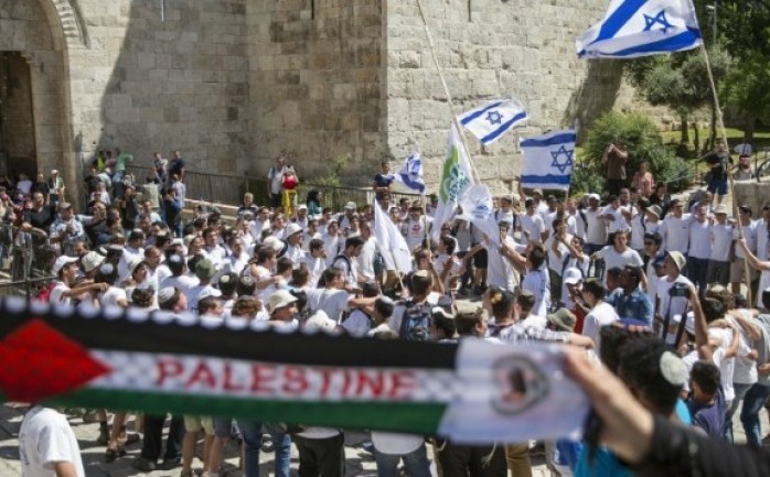 مسيرة تدعو للسلام بين الجانبين الفلسطيني والإسرائيلي