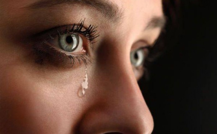 أثبتت دراسة أمريكية أن ذرف الدموع عند الرغبة في البكاء هو في معظم الحالات أفضل من كبتها، والدموع تعتبر وسيلة تنفس أخرى لدى الجسد لا سيما لدى الحاجة إلى الراحة والهدوء.

