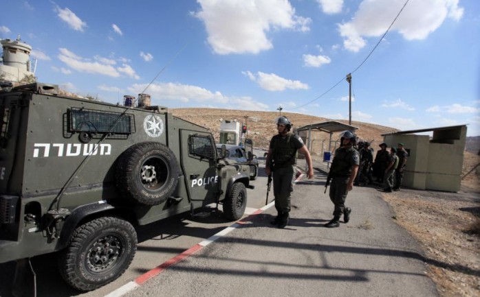 اعتقلت قوات الاحتلال الإسرائيلي مساء الأربعاء، شابًا من بلدة طمون في محافظة طوباس على حاجز عسكري مفاجئ بالقرب من وادي الباذان.

وبحسب وكالة الأنباء الفلسطينية، 