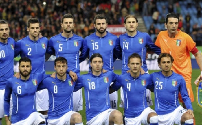 كشف المدرب الإيطالي أنطونيو كونتي عن القائمة الأولية التي استدعاها للمشاركة في بطولة كأس أمم أوروبا &quot;يورو 2016&quot;, التي ستقام في فرنسا الشهر المقبل.

وشهدت القائمة المستدعاة 