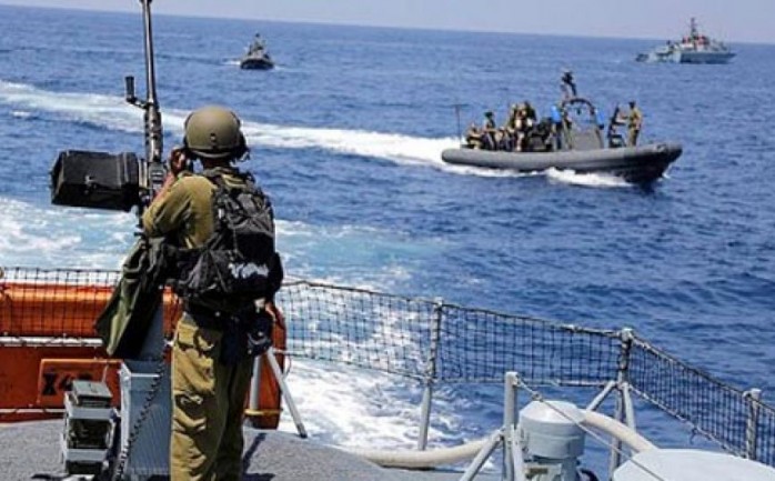 اعتقلت زوارق الاحتلال الإسرائيلي الليلة الماضية،  6 صيادين قبالة بحر منطقة السودانية شمال غرب مدينة غزة، وصادرت مركبهم.

وقال نقيب الصيادين الفلسطي