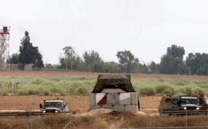 أطلقت قوات الاحتلال الإسرائيلي صباح اليوم الأحد، نيران&nbsp;أسلحتها تجاه المزارعين بجانب الشريط الحدودي وسط قطاع غزة.

وفتح جنود الاحتلال نيران رشاشاتهم