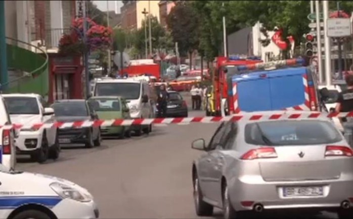 أعلنت الشرطة الفرنسية مقتل مسلحين اثنين بالسكاكين احتجزا خمسة من الرهائن في كنيسة قرب مدينة روان في منطقة نورماندي بشمال البلاد اليوم الثلاثاء.

وأكد مص