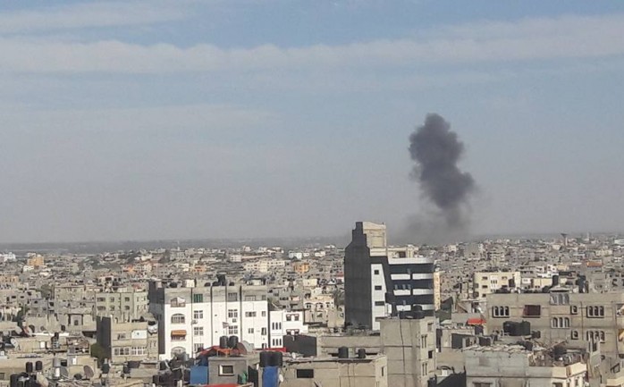قصفت طائرات الاحتلال الإسرائيلي بعد عصر الخميس بصاروخين أراضي زراعية شرق محافظة رفح جنوب قطاع غزة.