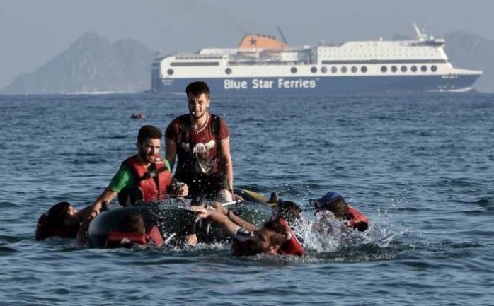  وصلت أول سفينة تحمل لاجئين اليوم الإثنين، إلى ديكيلي بتركيا قادمة من جزيرة ليسبوس اليونانية تنفيذا لاتفاق أوروبي تركي.