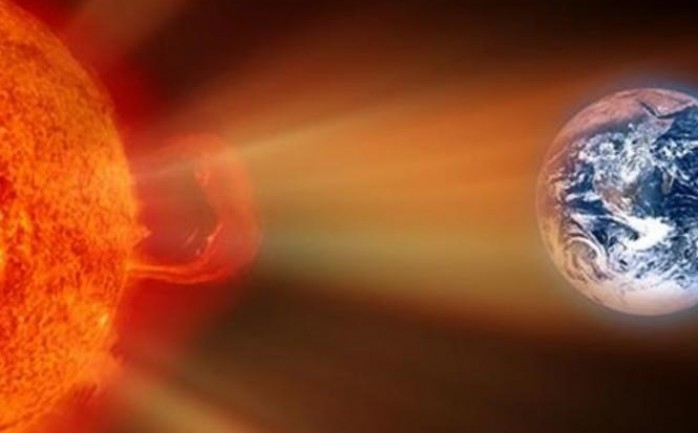 حذر علماء من مخاطر تعرض كوكب الأرض لعاصفة شمسية في المستقبل القريب، قد تعطّل الاتصالات على الأرض لعدة أعوام وتسبب أضرارا تصل كلفة إصلاحها إلى أكثر من تريليوني دولار ونصف