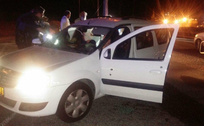 تعرضت سيارة اسرائيلية الليلة الماضية لإطلاق النار لدى مرورها قرب قرية بيت ساحور على الطريق المؤدي الى حي هار حوما جنوبي القدس المحتلة.