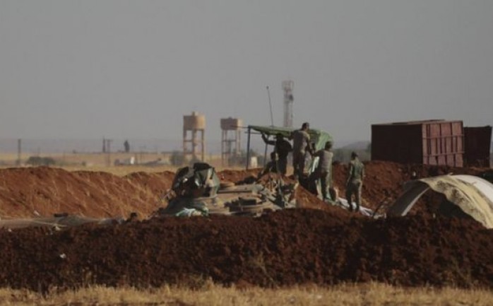 أكد الجيش التركي انقطاع الاتصال باثنين من جنوده في شمال سوريا.

